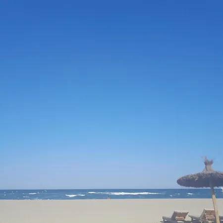Db8 Face Les Pieds Dans Le Sable Apartment